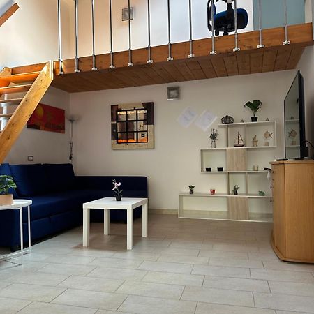 Stylish Loft Trivano Cagliari 2 Beds/2 Bath Buitenkant foto