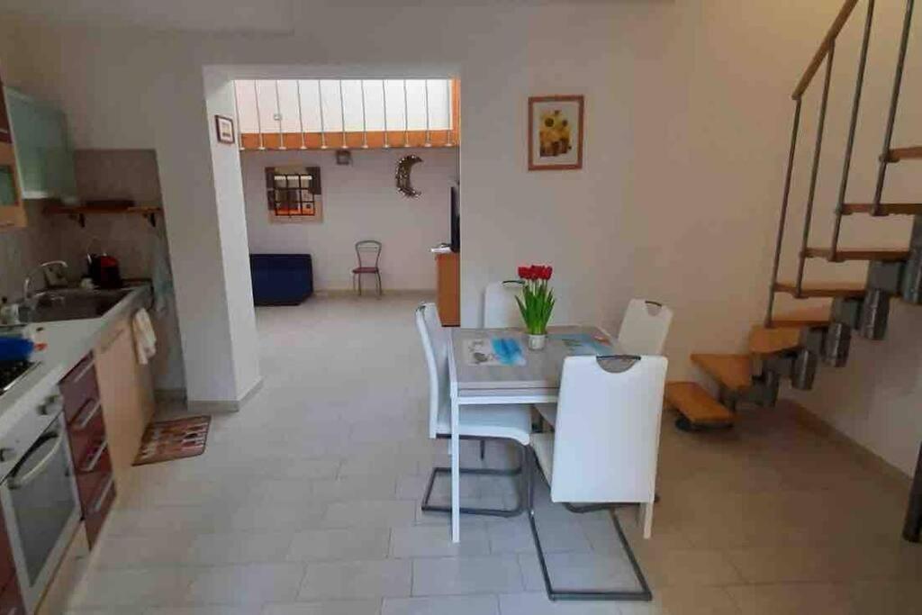 Stylish Loft Trivano Cagliari 2 Beds/2 Bath Buitenkant foto