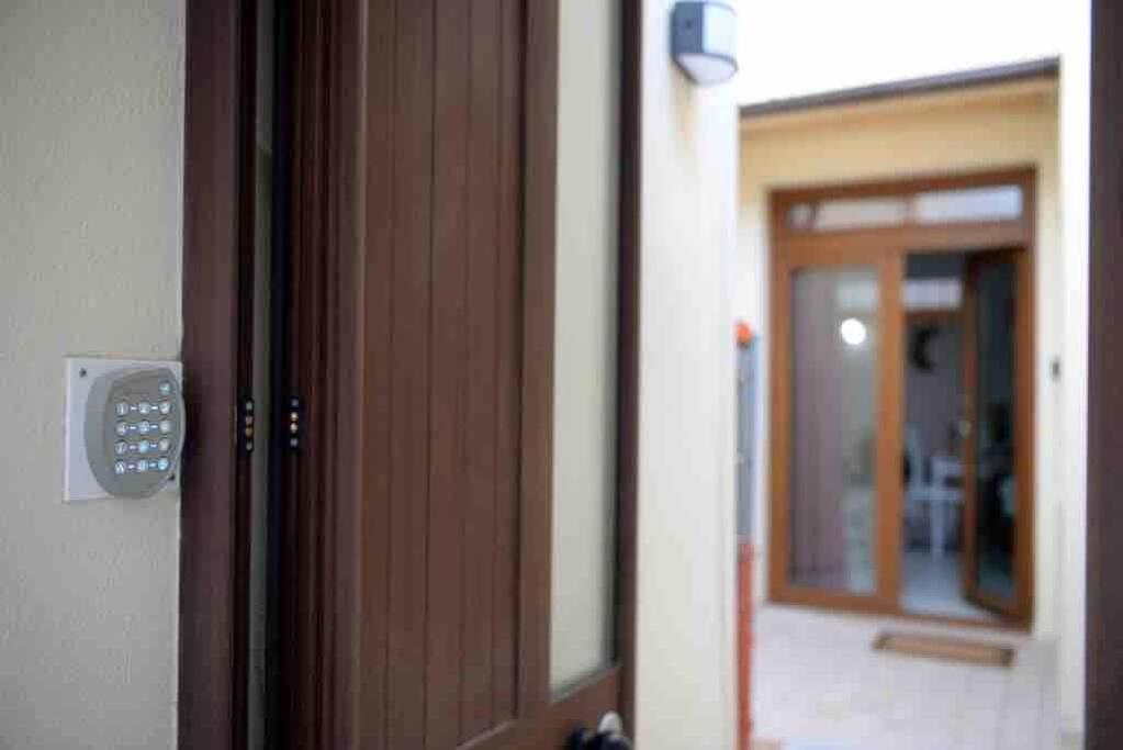 Stylish Loft Trivano Cagliari 2 Beds/2 Bath Buitenkant foto